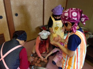 子育てサロン親子クッキング２